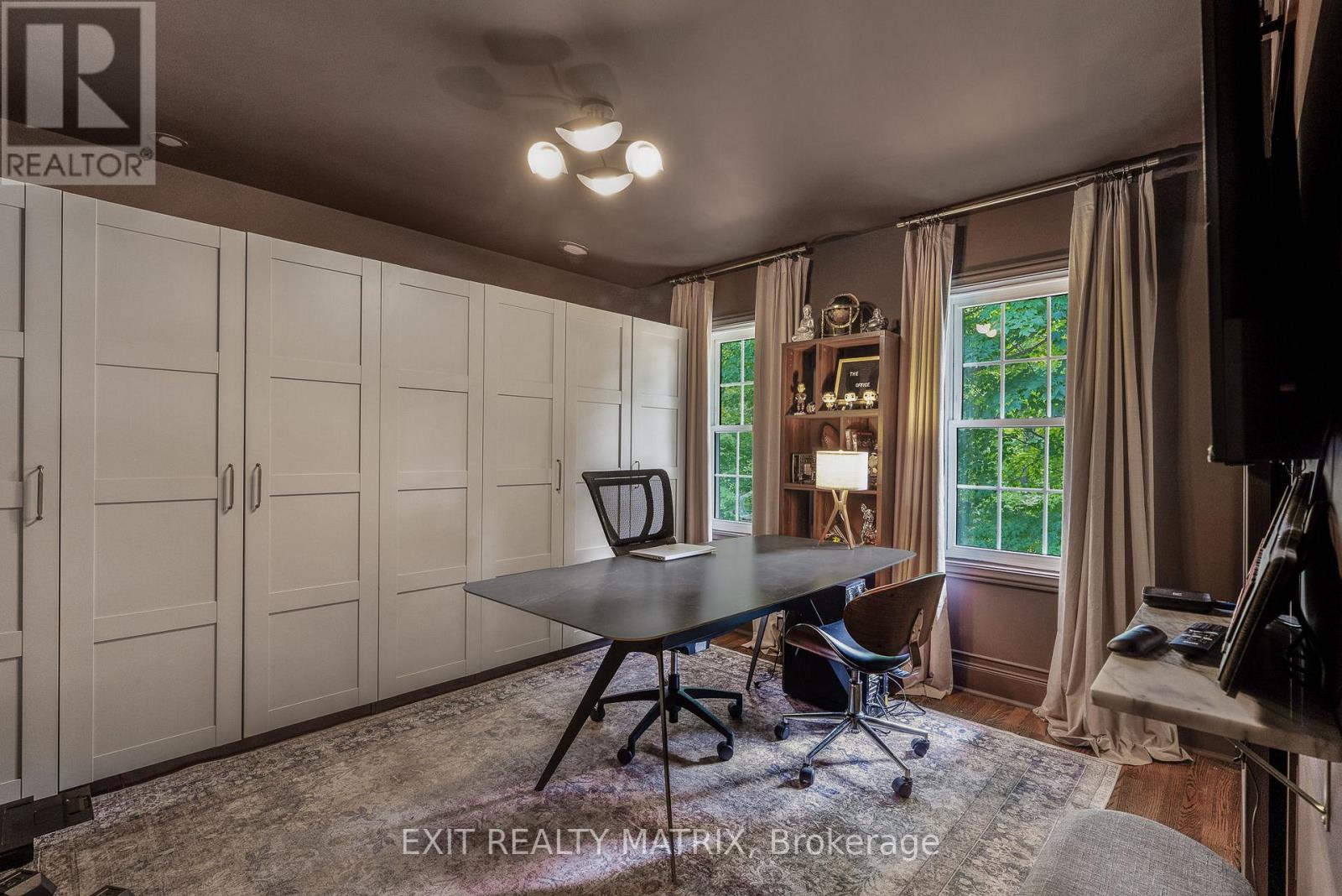 1271 GEORGES VANIER DRIVE - 21