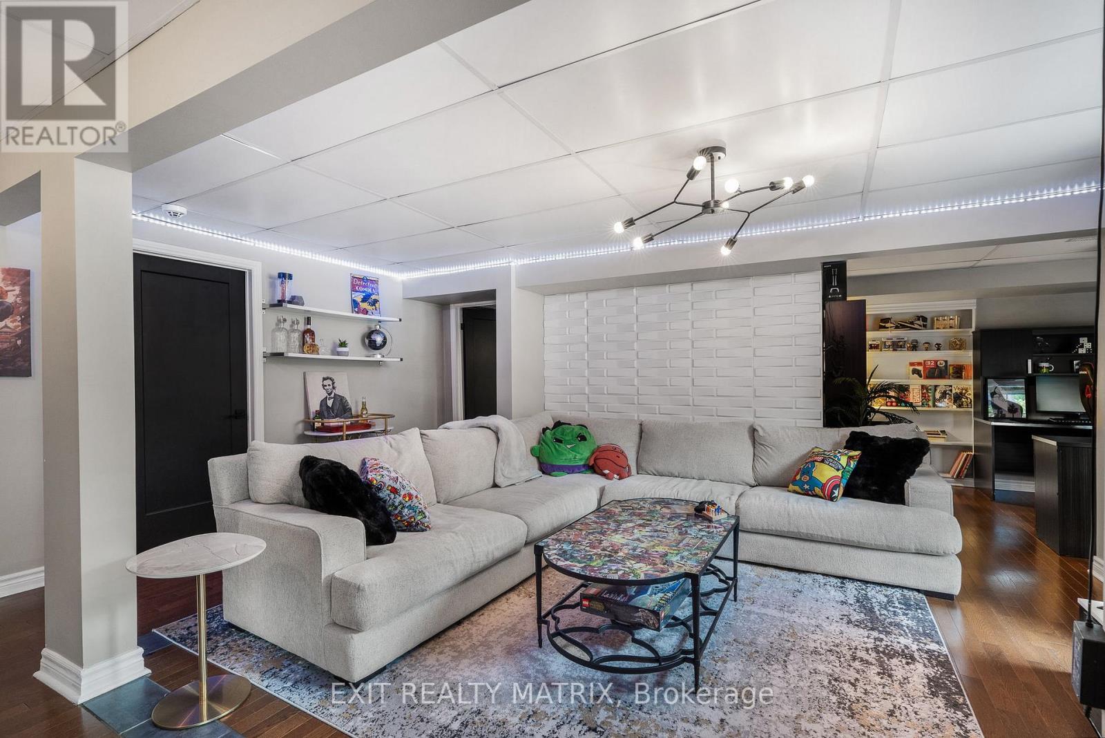 1271 GEORGES VANIER DRIVE - 26