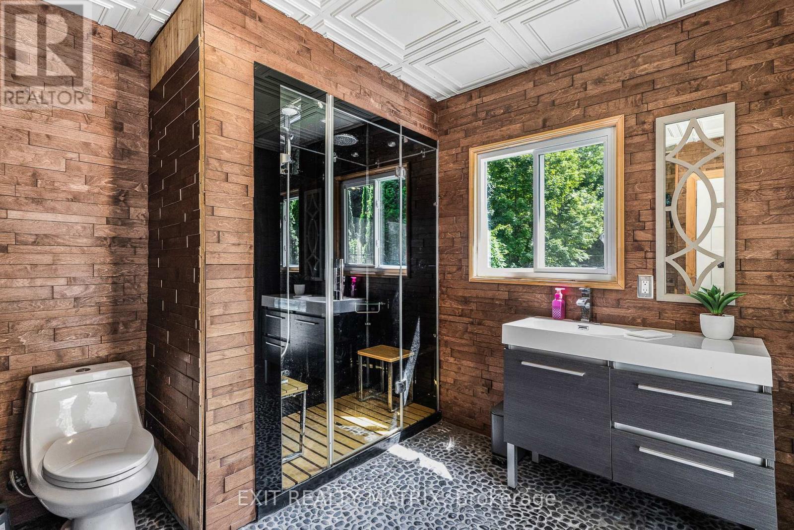 1271 GEORGES VANIER DRIVE - 47