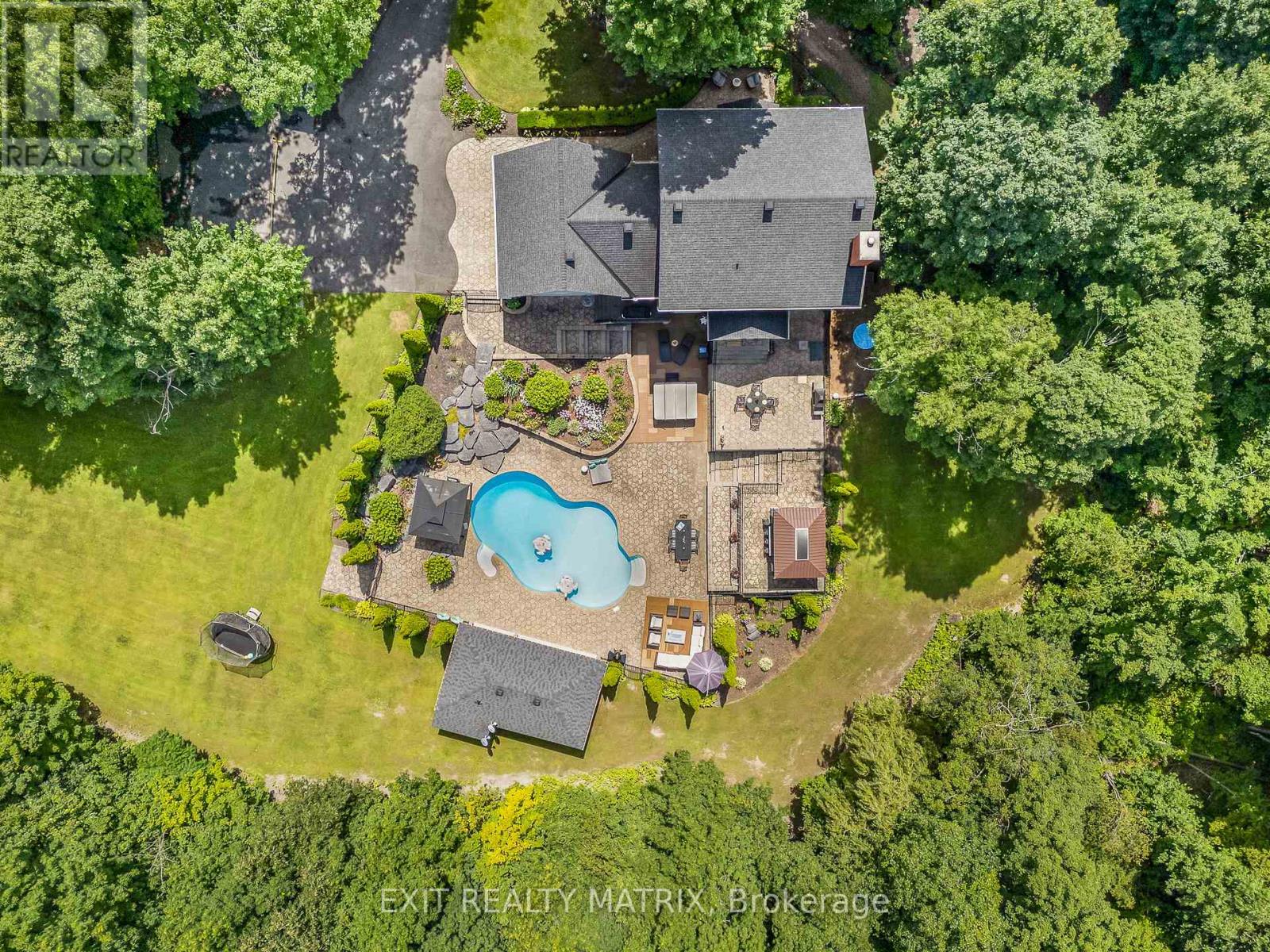 1271 GEORGES VANIER DRIVE - 48