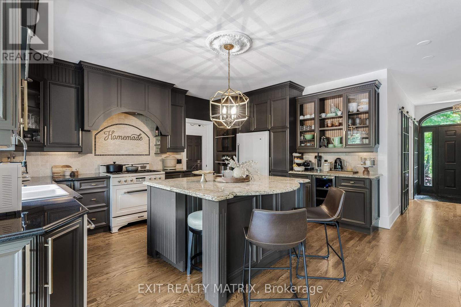 1271 GEORGES VANIER DRIVE - 9
