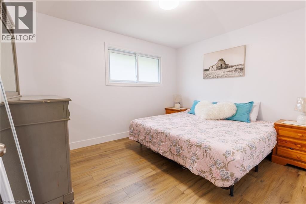 18 SILVERDALE Crescent - 12