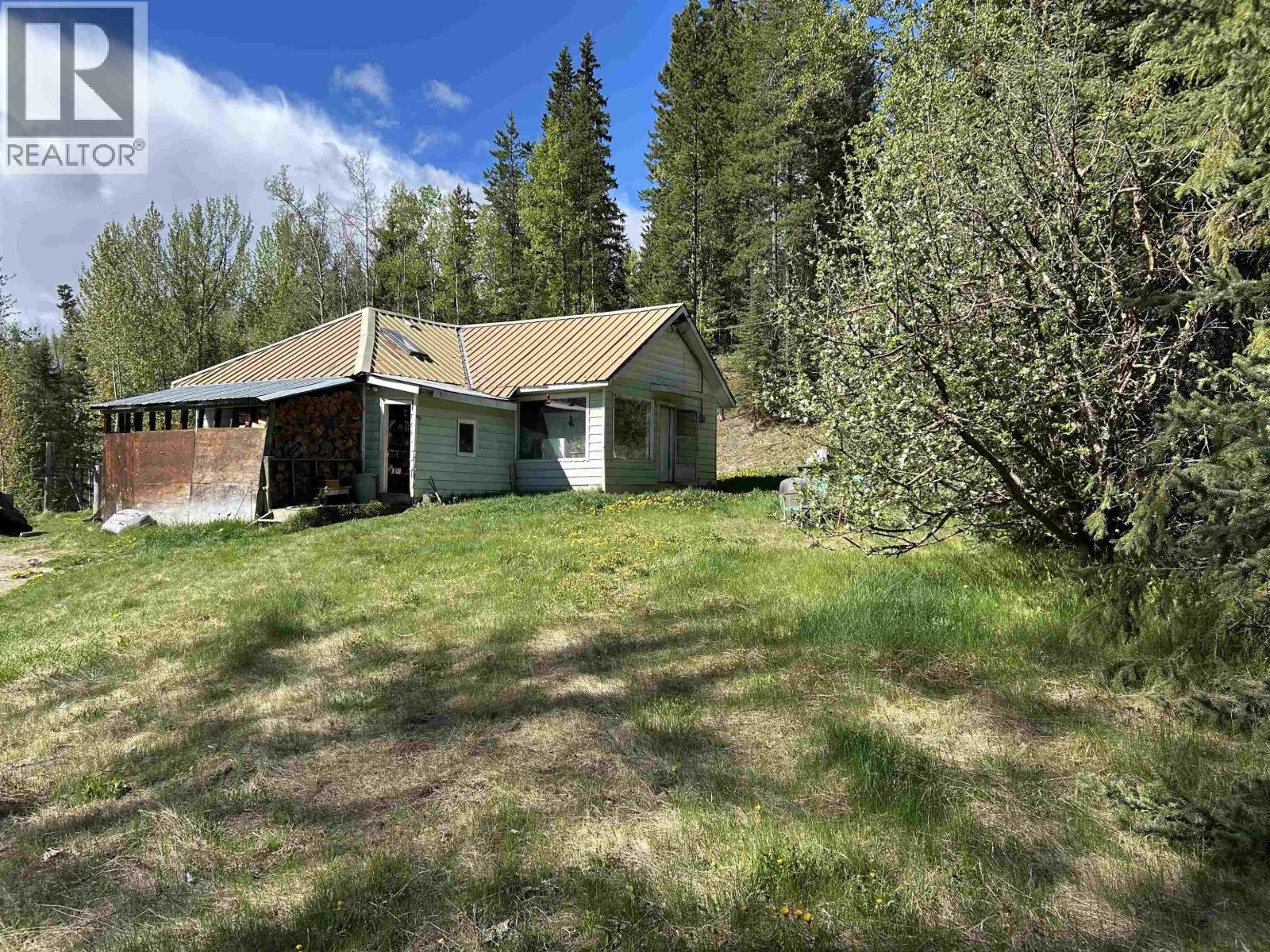 5676 LOWDEN Road - main photo