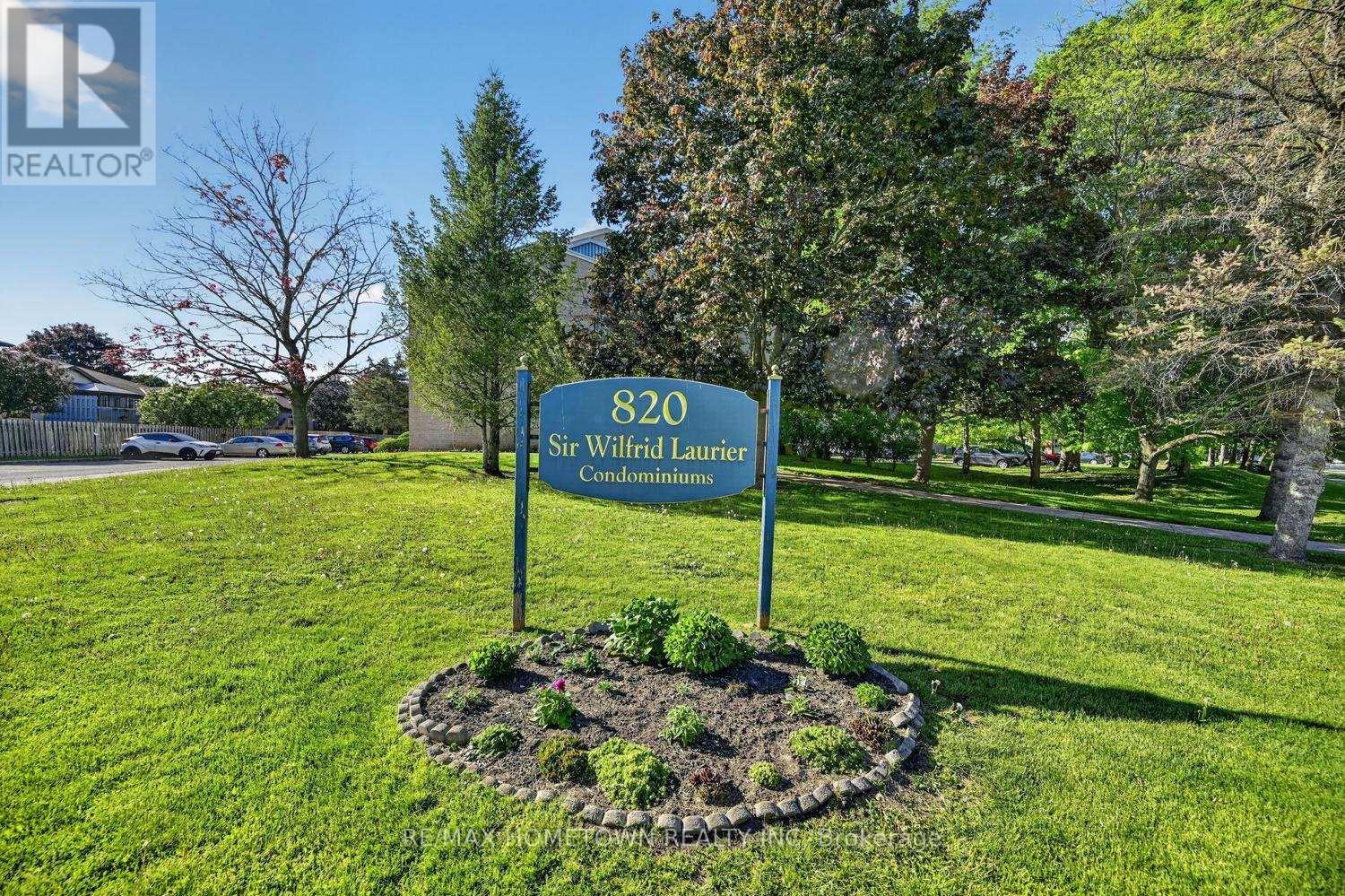 #304 820 LAURIER BOULEVARD - 1