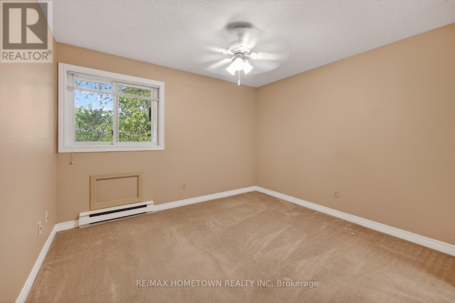 #304 820 LAURIER BOULEVARD - 18