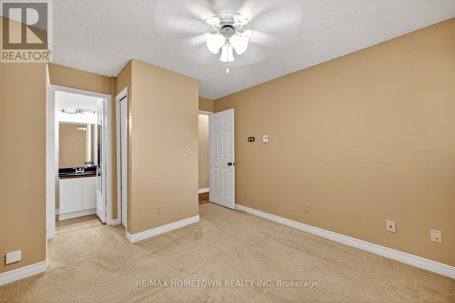 #304 820 LAURIER BOULEVARD - 19
