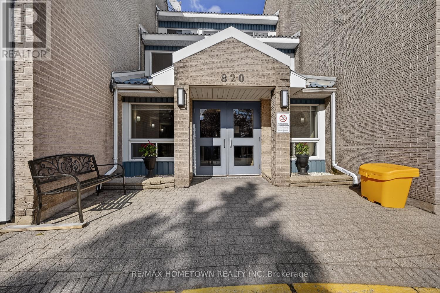 #304 820 LAURIER BOULEVARD - 2