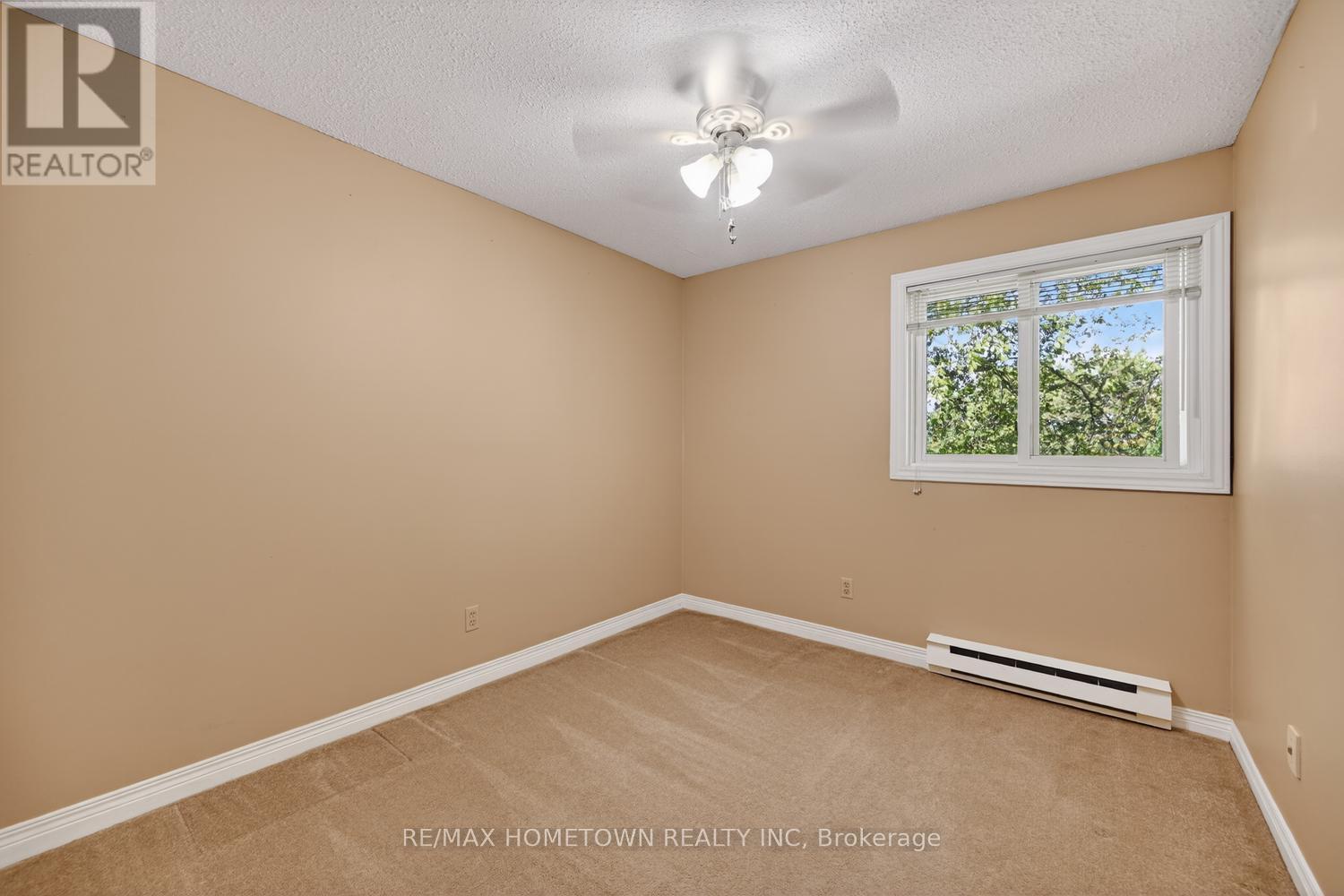 #304 820 LAURIER BOULEVARD - 21