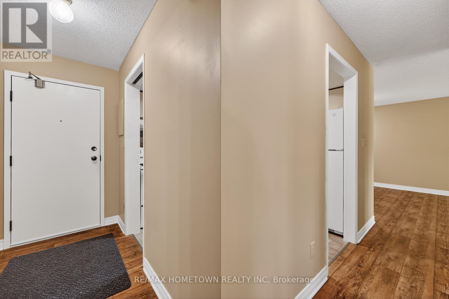 #304 820 LAURIER BOULEVARD - 22