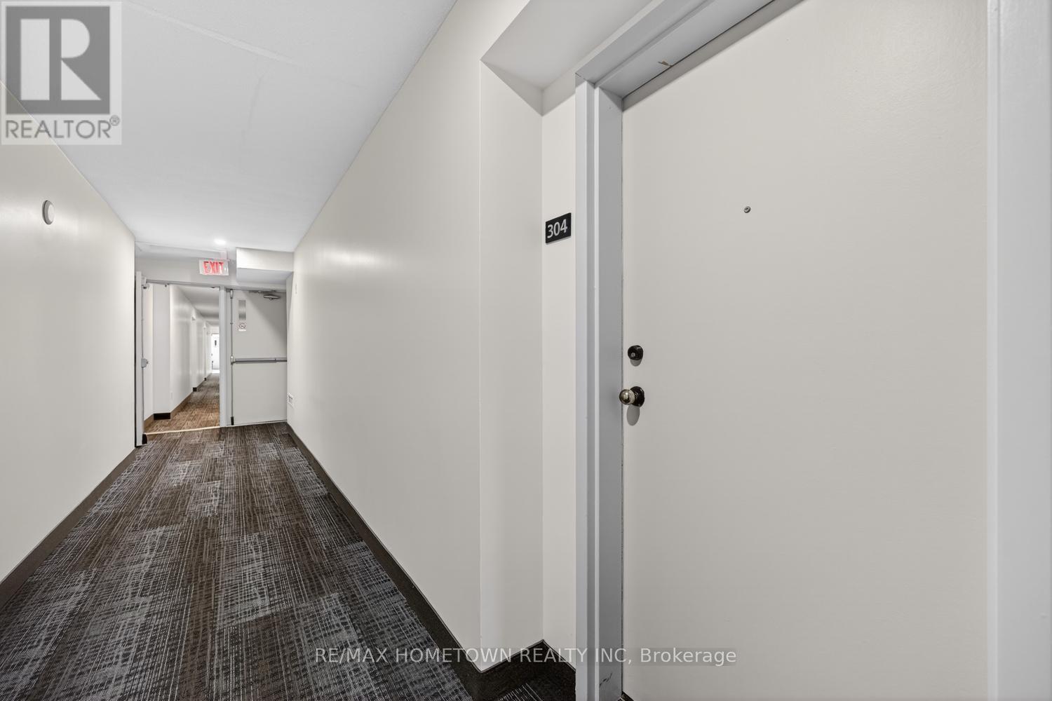 #304 820 LAURIER BOULEVARD - 30