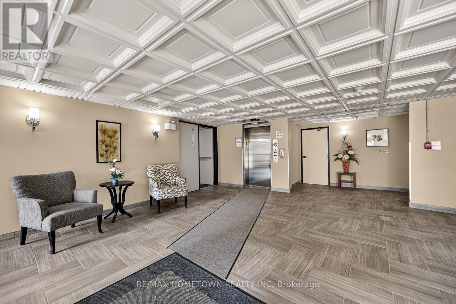 #304 820 LAURIER BOULEVARD - 7