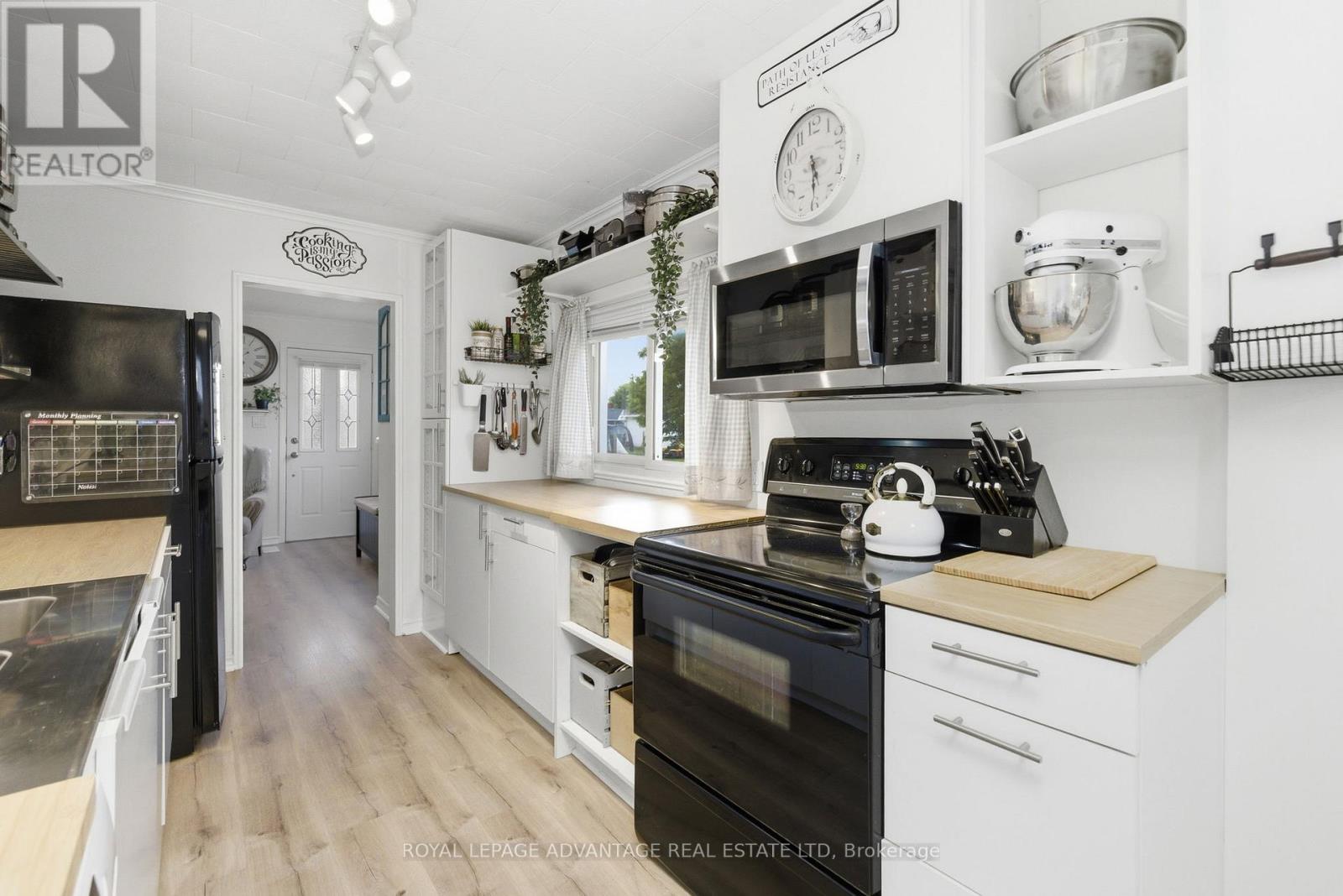 36 BEECH STREET - 12