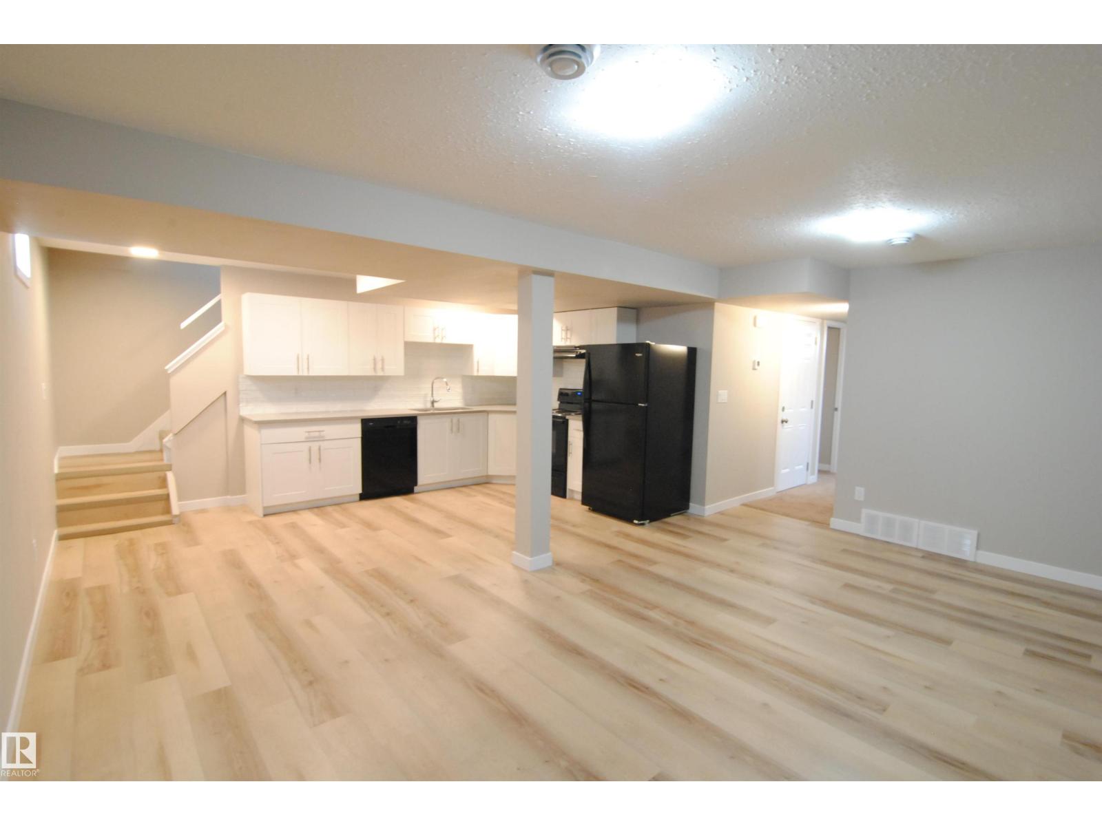 15112 80 ST NW - 10
