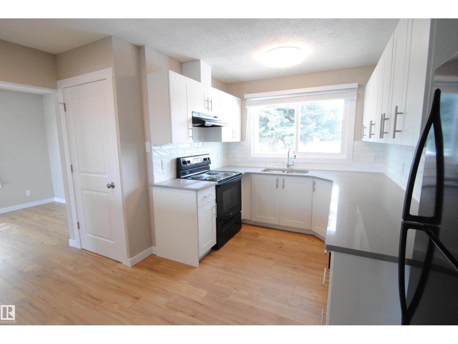 15112 80 ST NW - 4