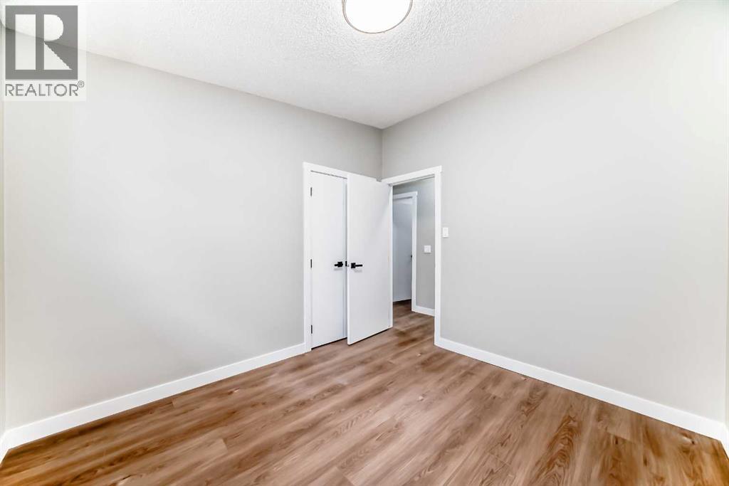 1635 24 Avenue NW - 17