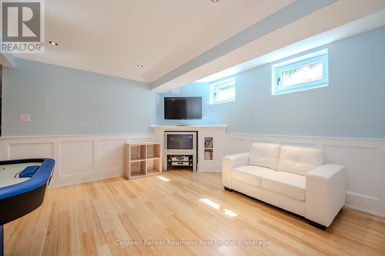 32 FOREST RIDGE ROAD - 32