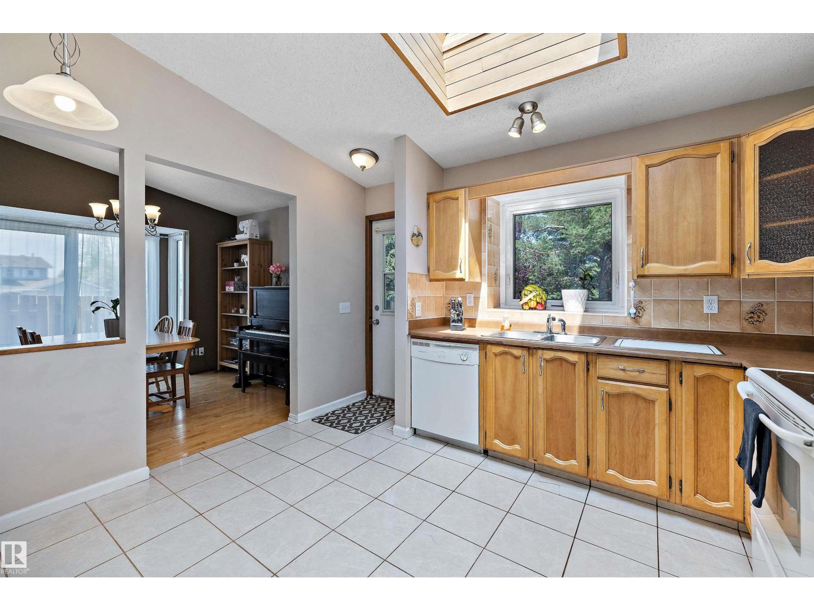 2127 40 ST NW - 12