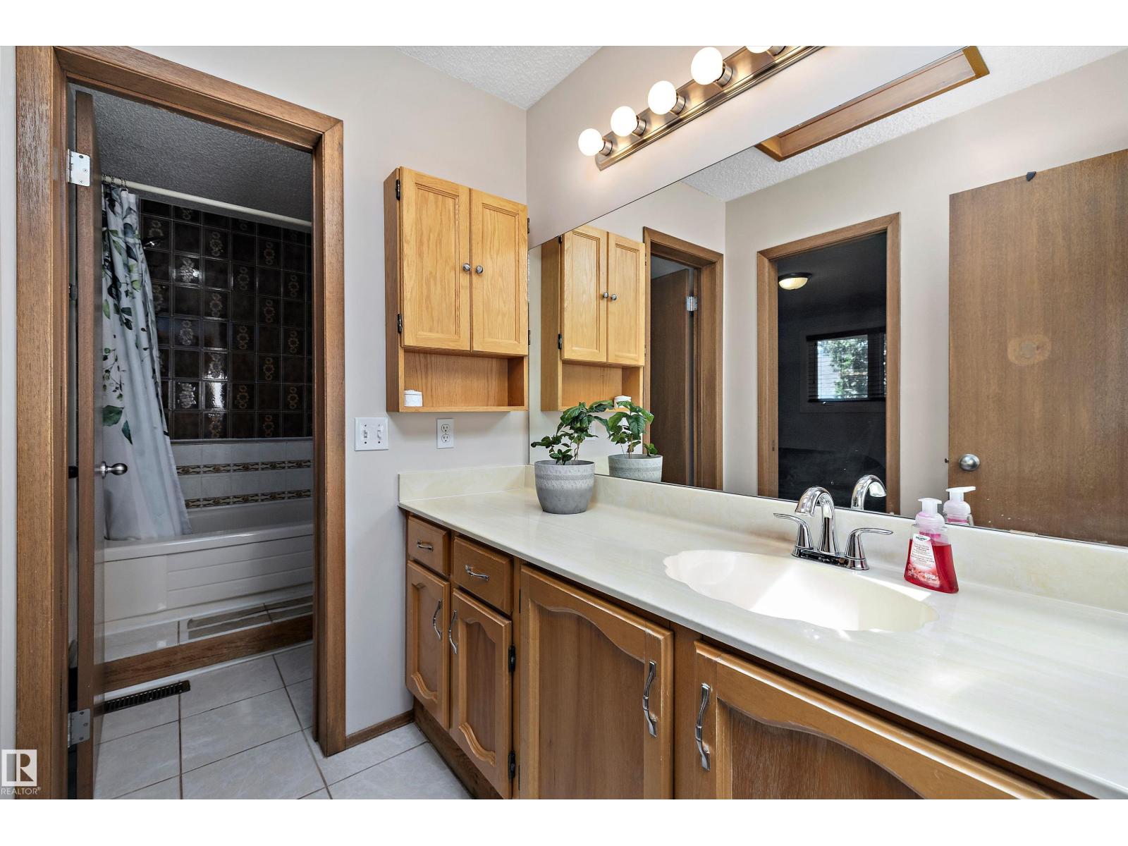 2127 40 ST NW - 16