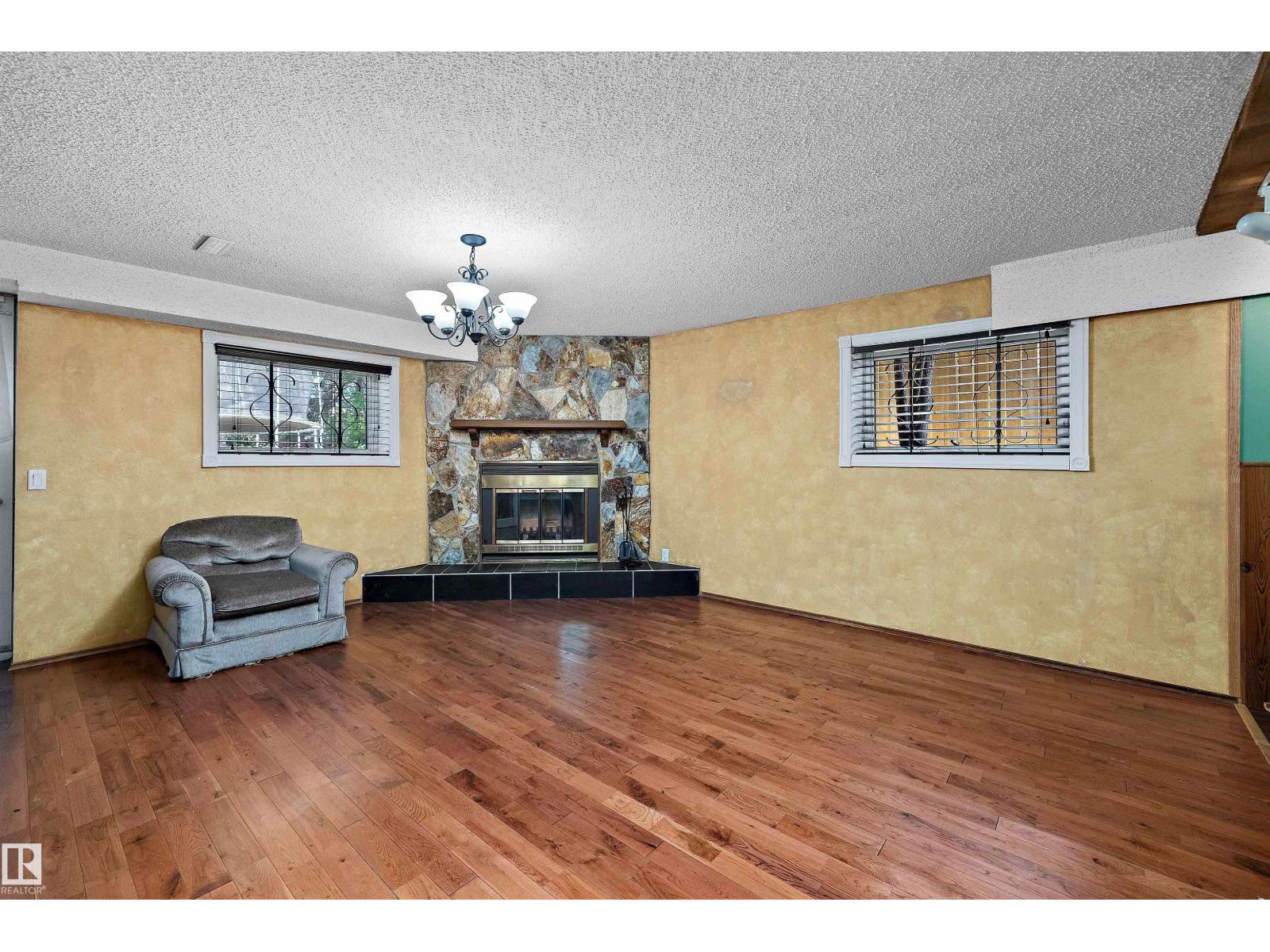 2127 40 ST NW - 24