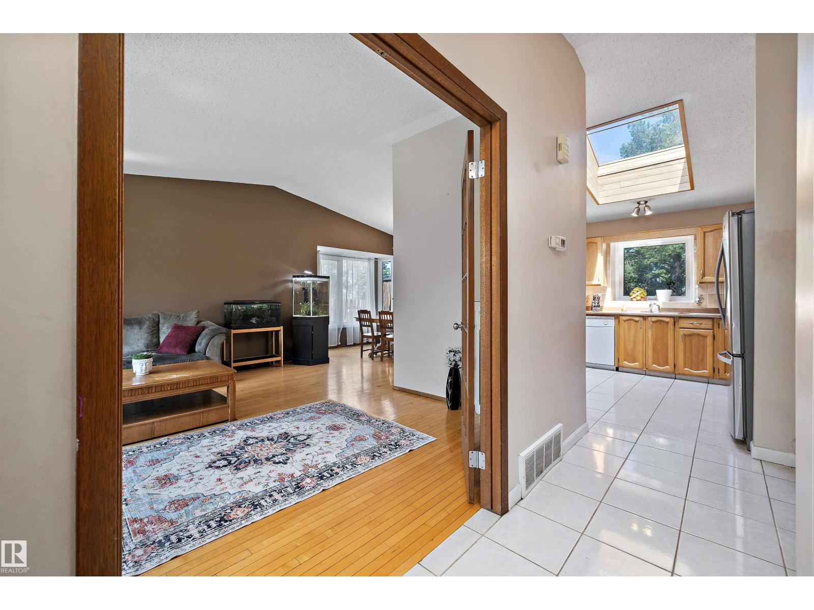 2127 40 ST NW - 4