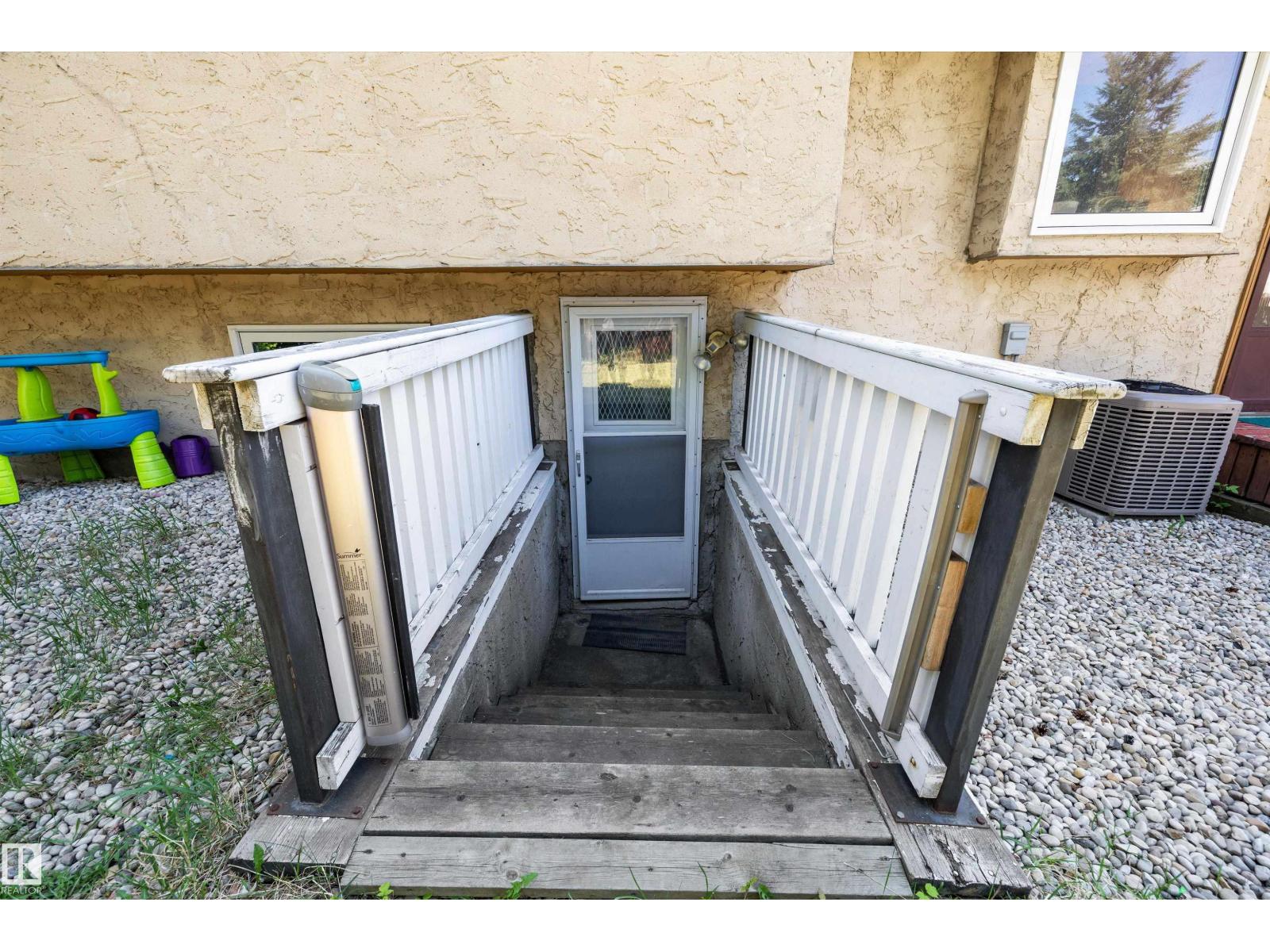 2127 40 ST NW - 44