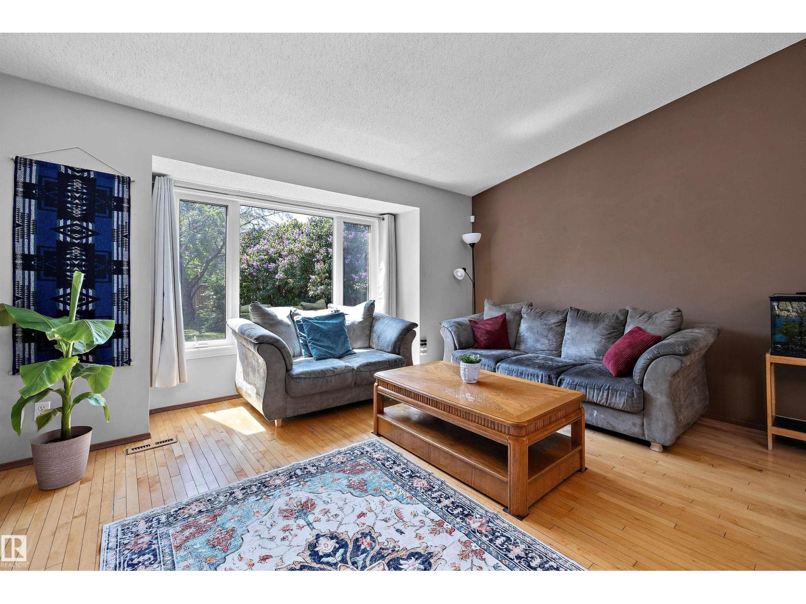 2127 40 ST NW - 5