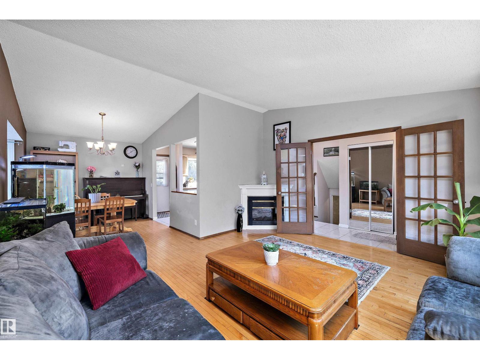 2127 40 ST NW - 8