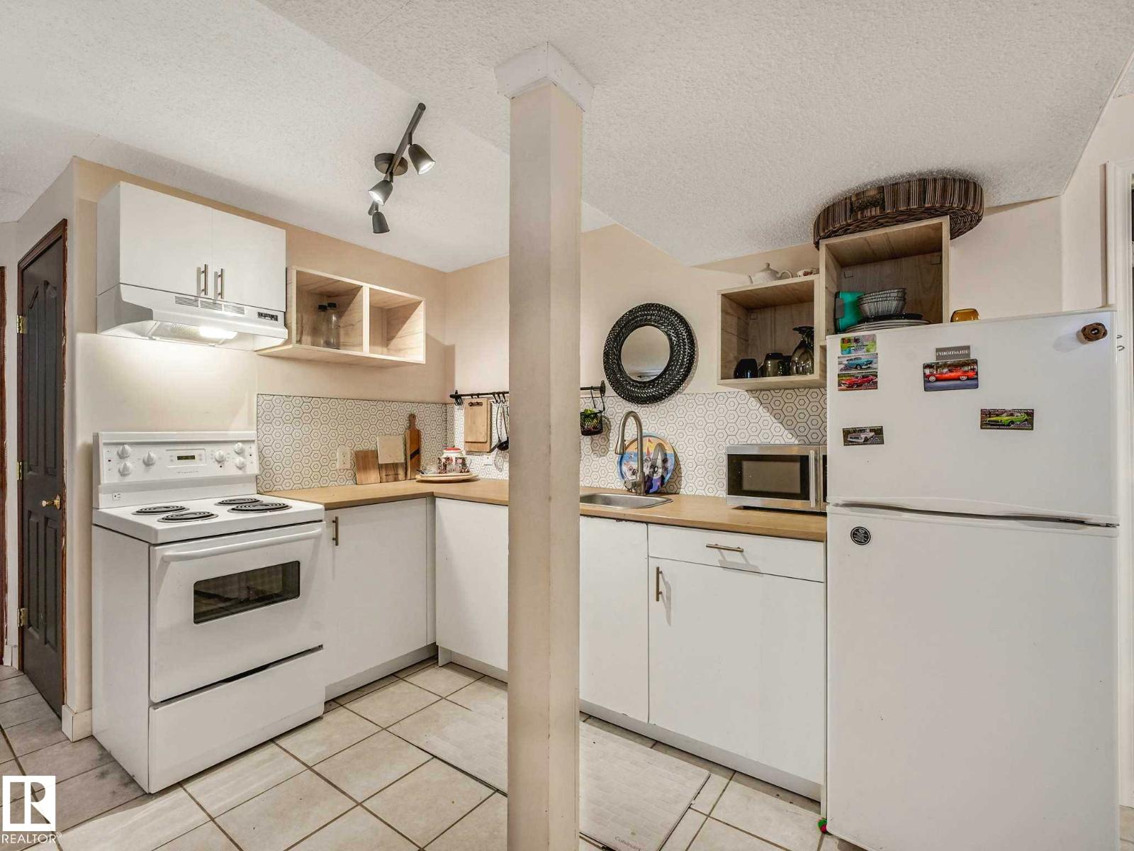 18508 50 AV NW - 48
