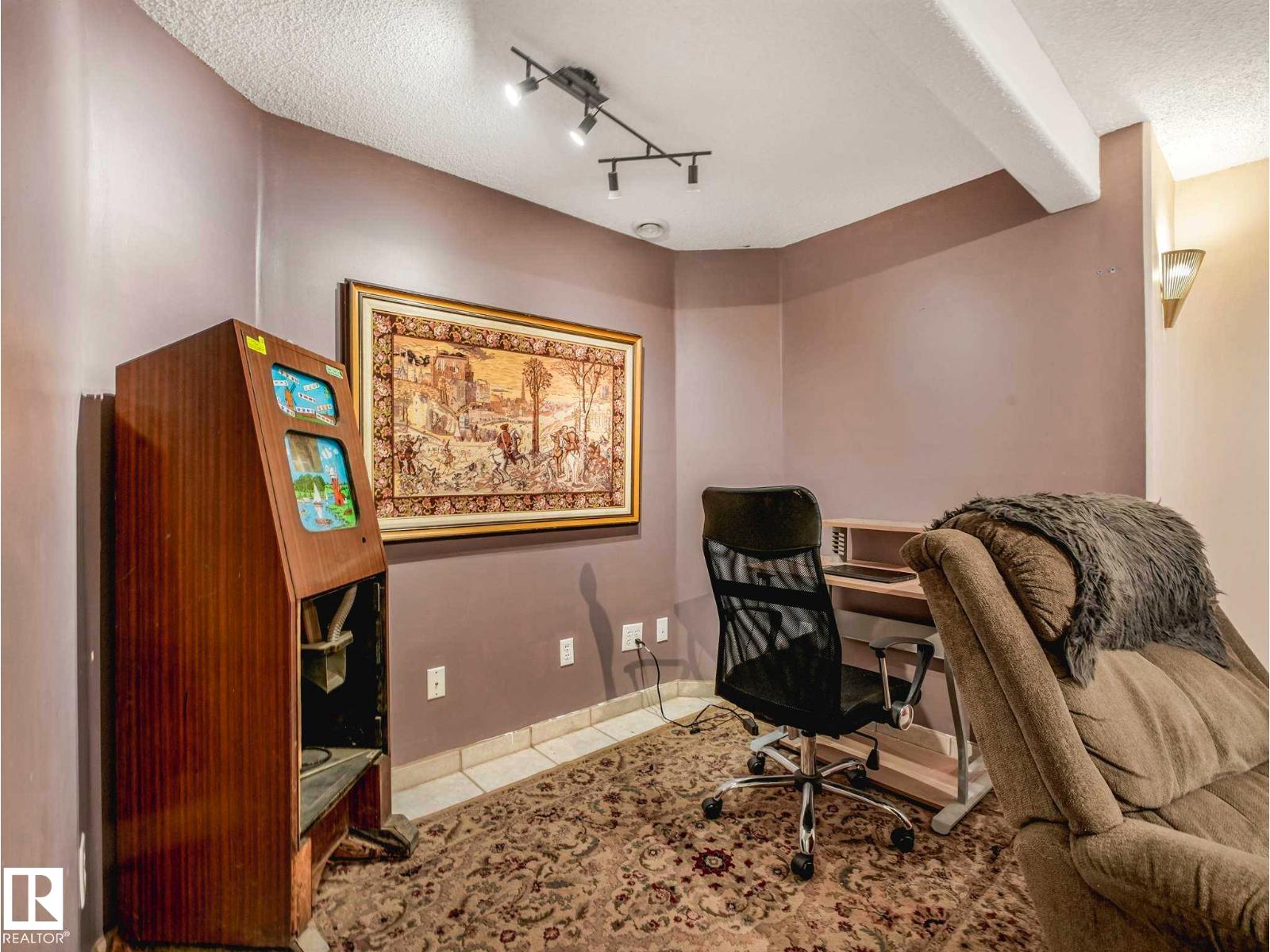 18508 50 AV NW - 55