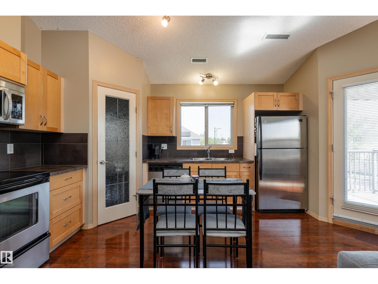 #2 604 62 ST SW - 10