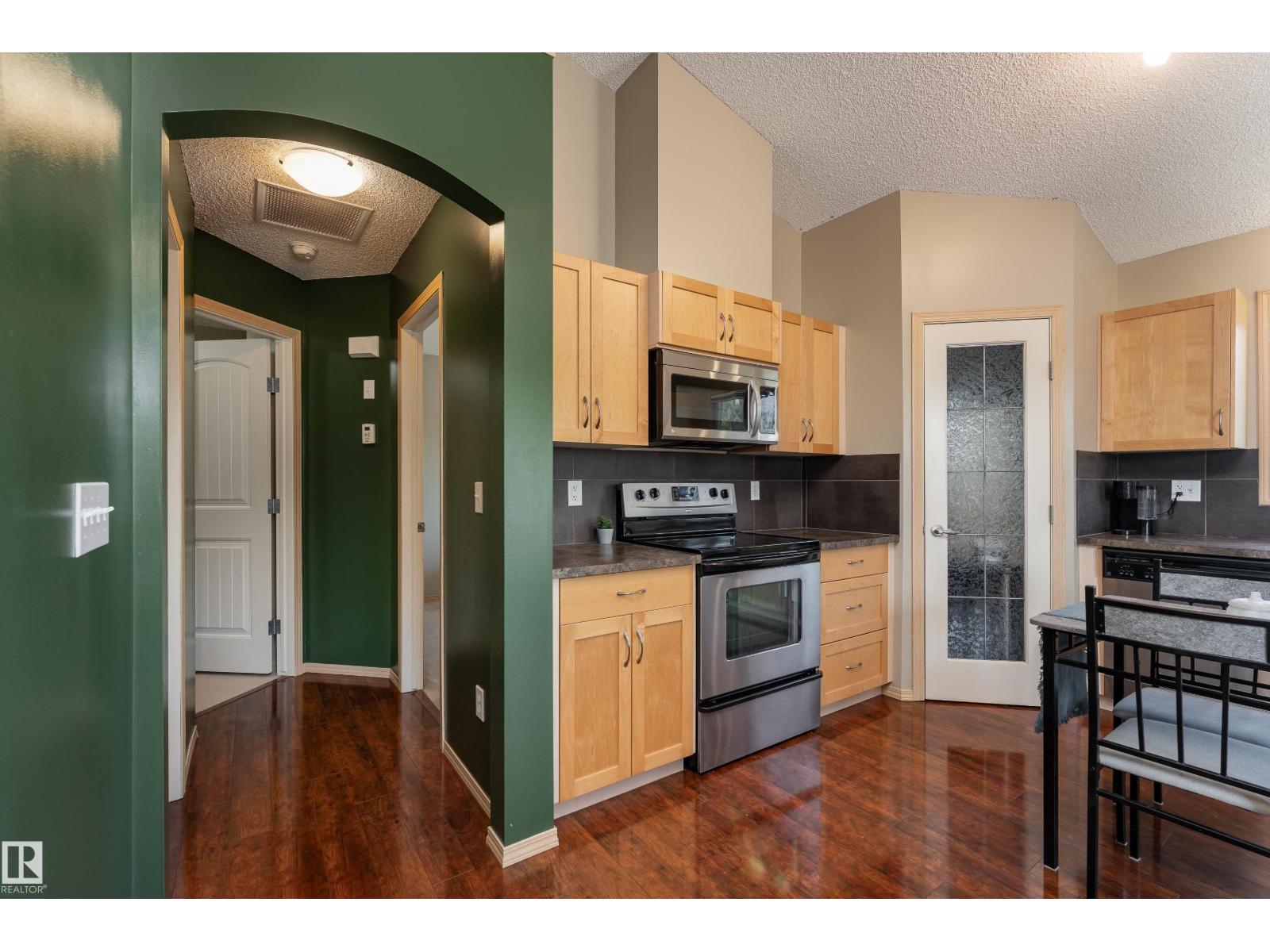#2 604 62 ST SW - 11