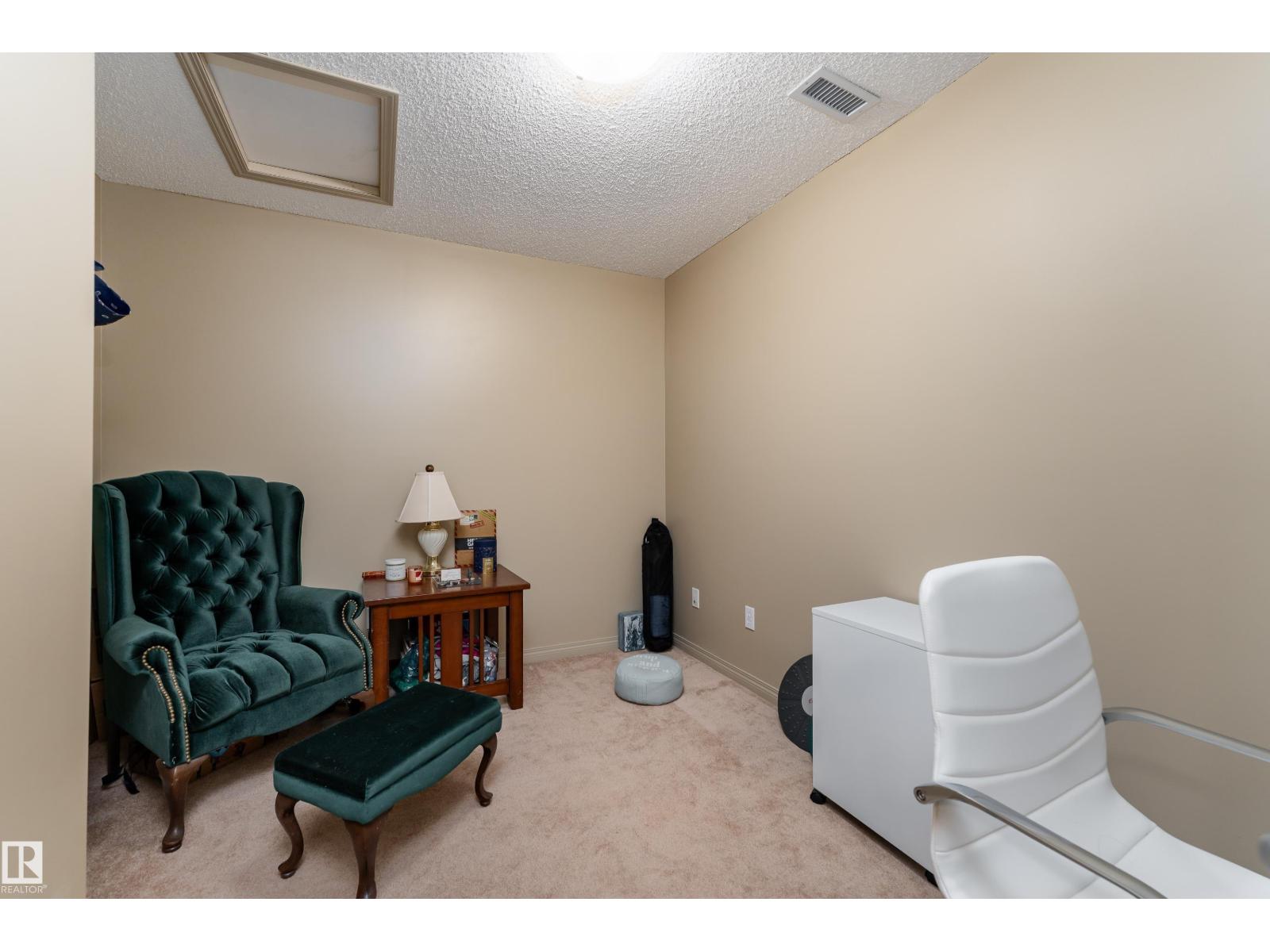 #2 604 62 ST SW - 15