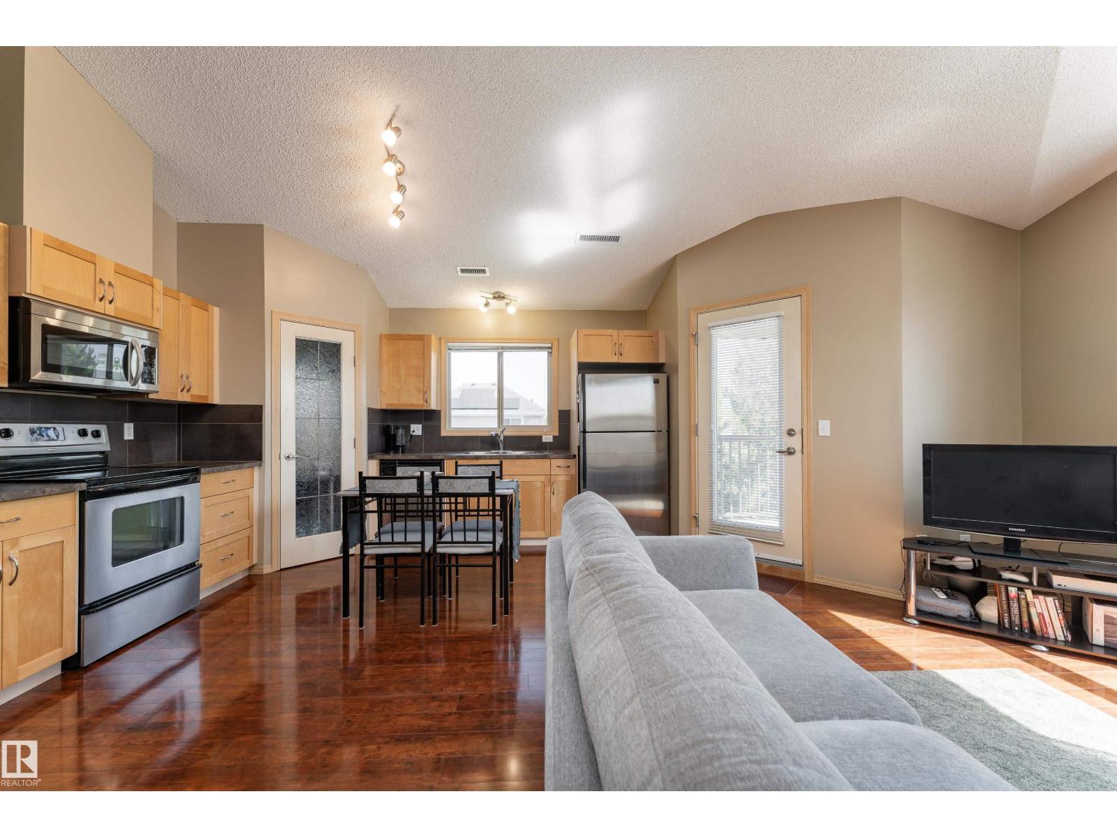 #2 604 62 ST SW - 7