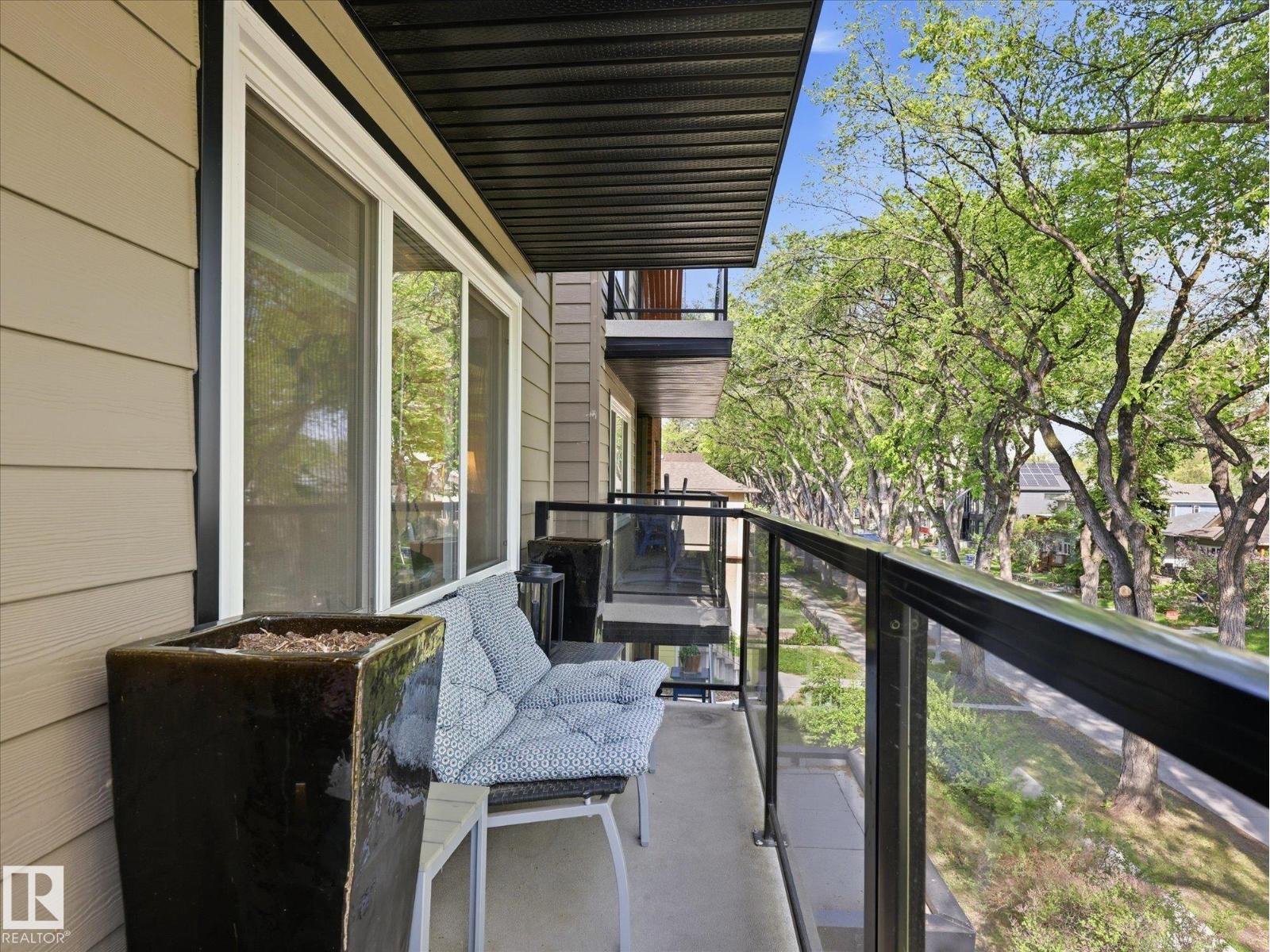 #301 10003 87 AV NW - 19