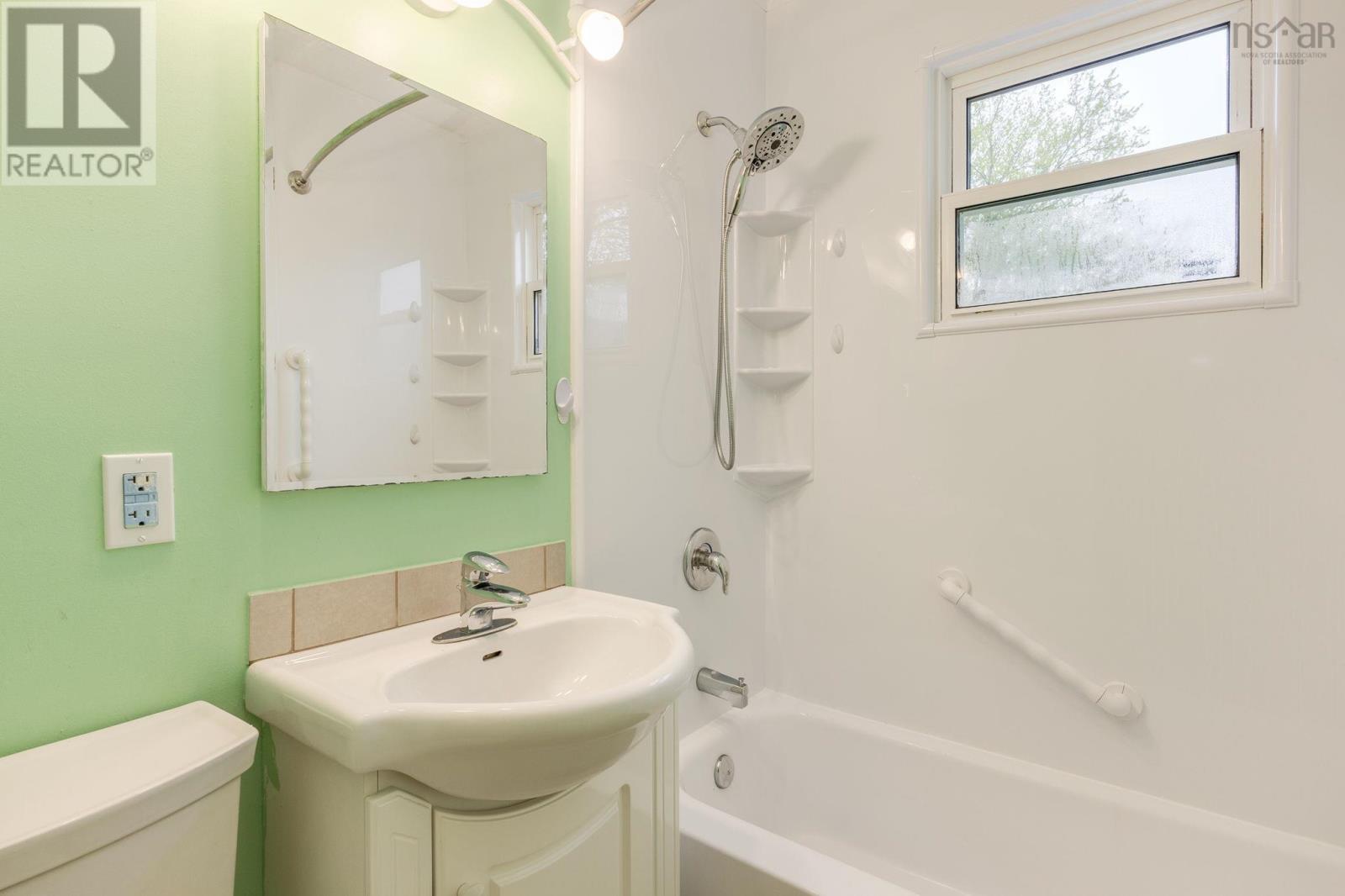 Property 42 of 47 of 32 Farquharson Street