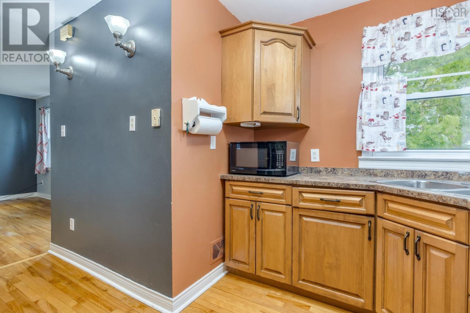 Property 28 of 47 of 32 Farquharson Street