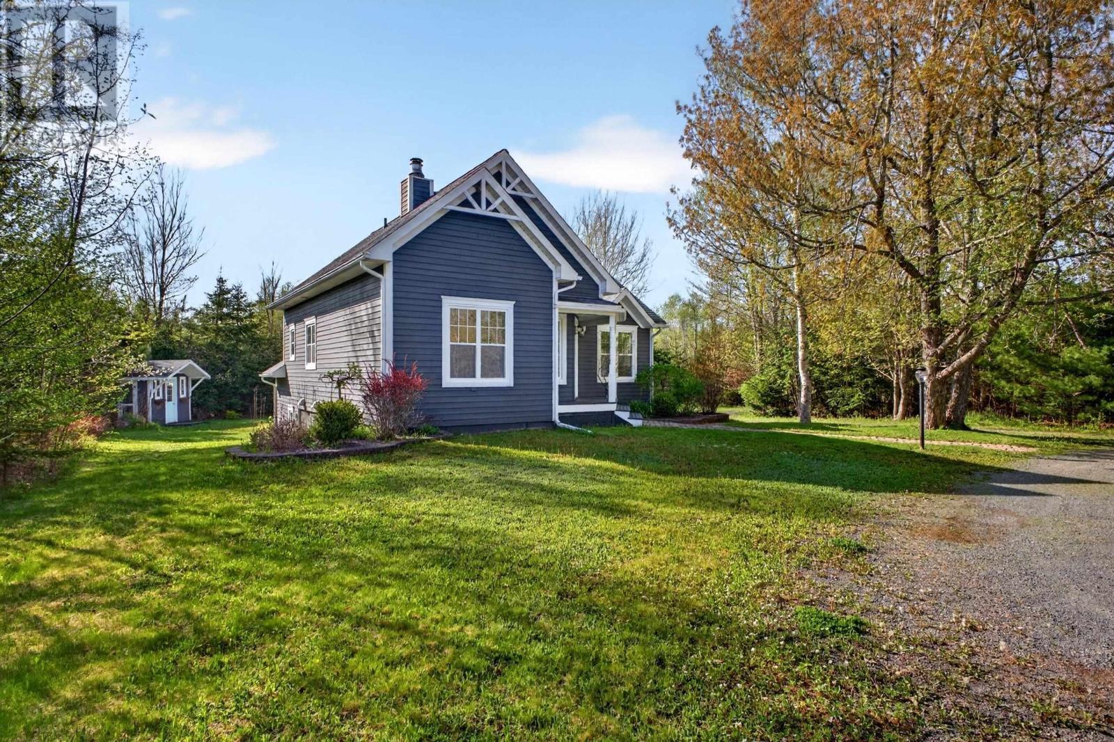 Property 17 of 47 of 104 GEORGINA Drive