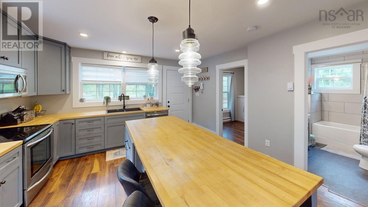 Property 7 of 15 of 1228 Middle Road