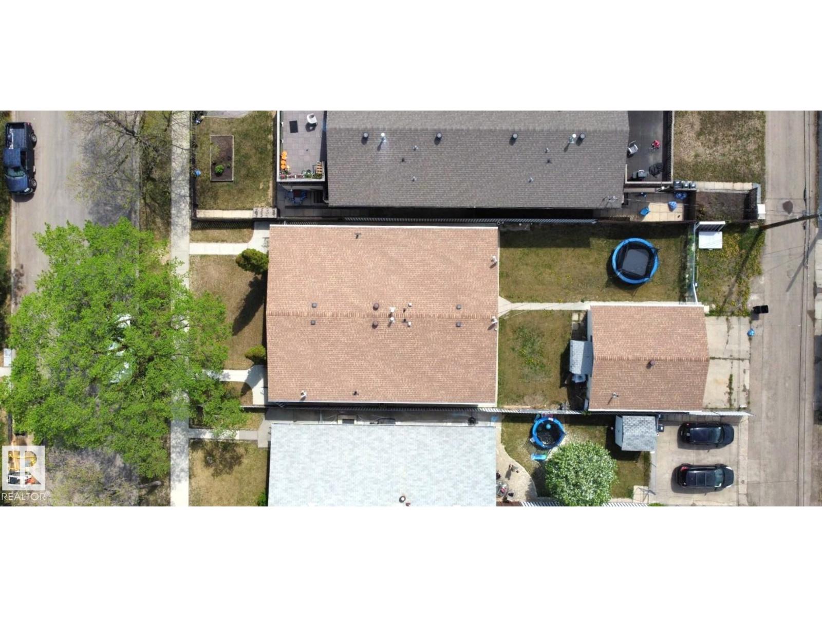 10306 & 10308 152 ST NW - 31