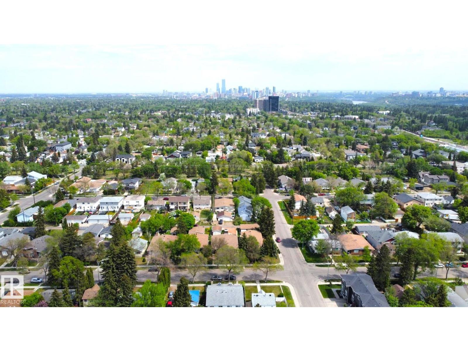 10306 & 10308 152 ST NW - 34