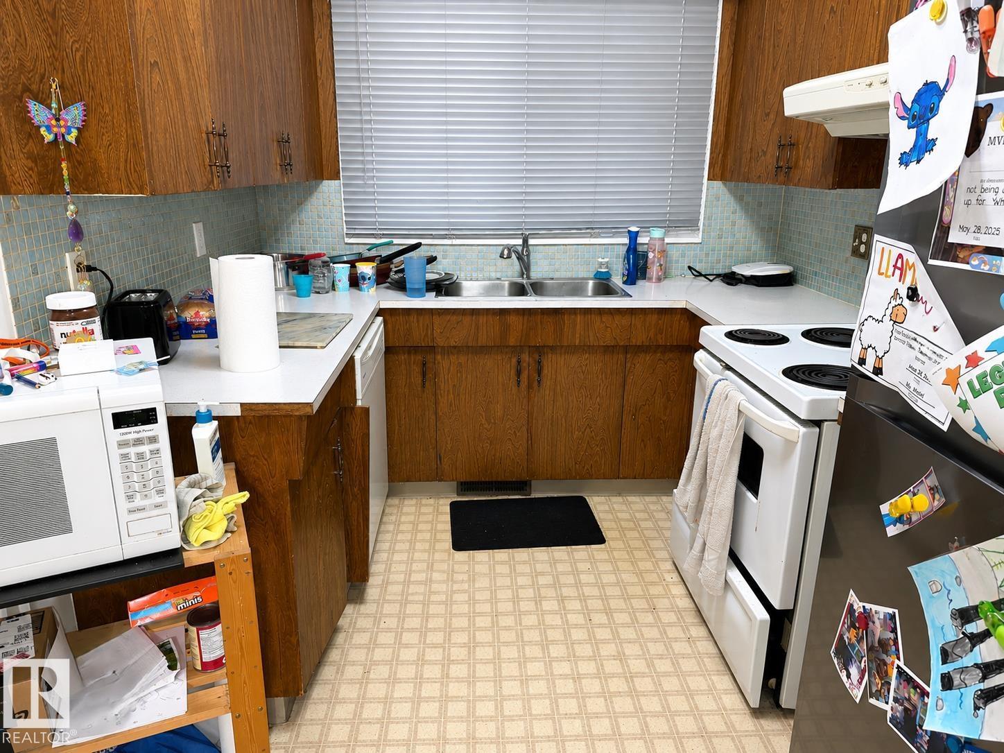 10306 & 10308 152 ST NW - 6