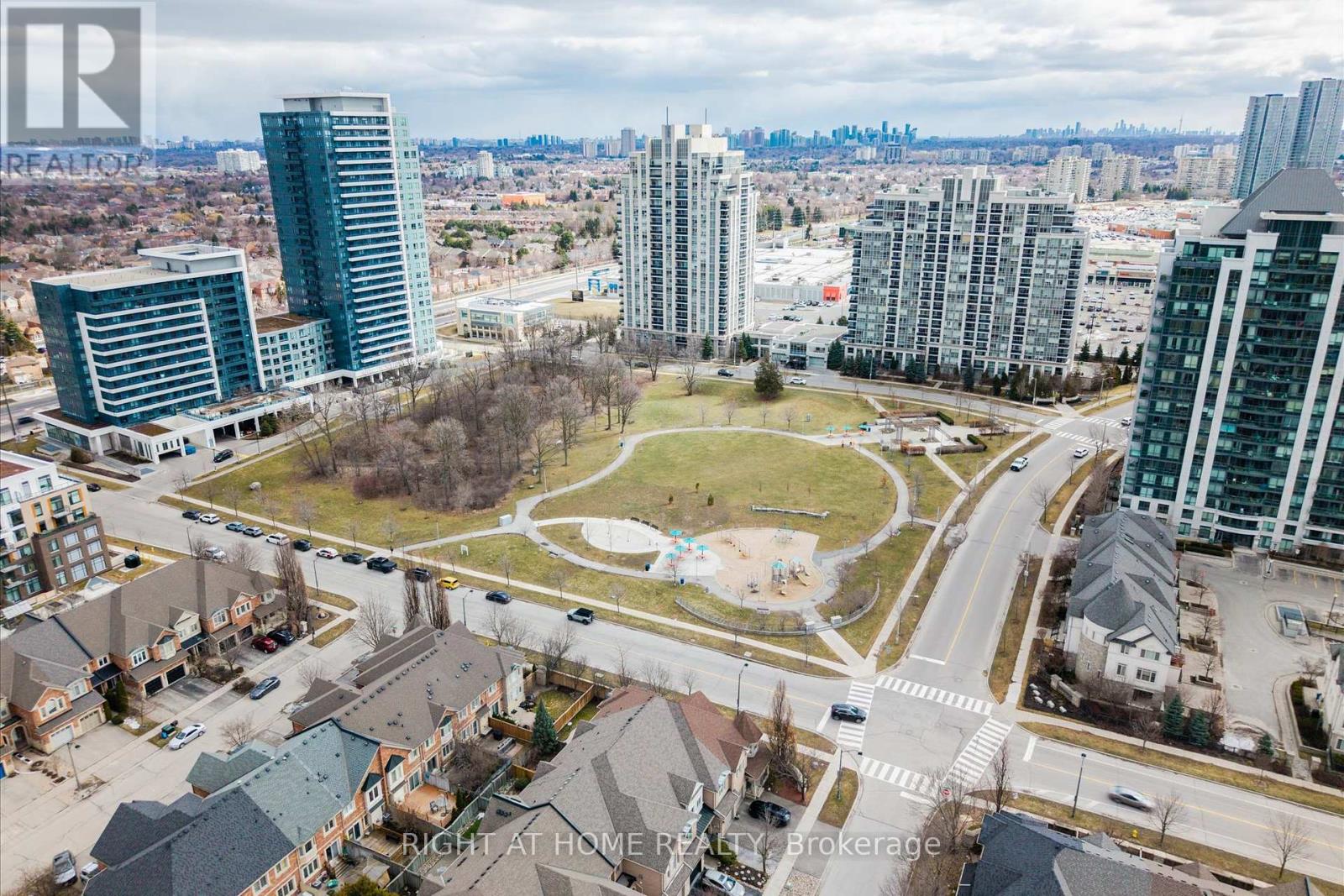 #1424 7950 BATHURST STREET - 36