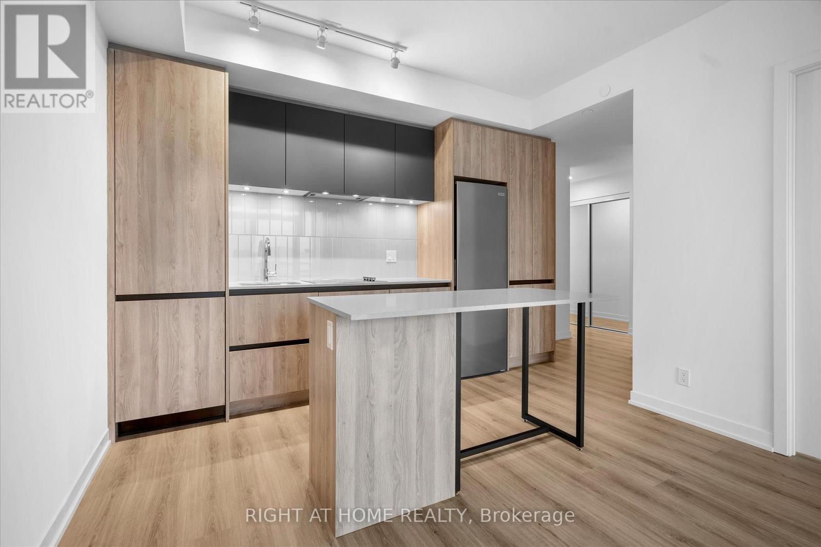 #1424 7950 BATHURST STREET - 7