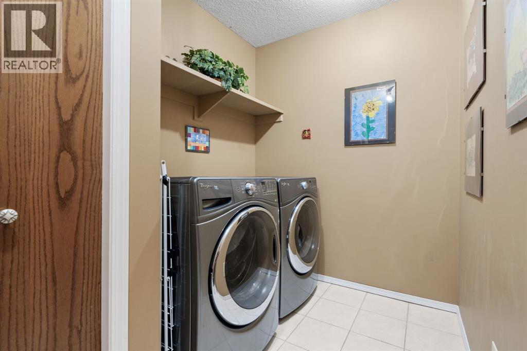 212 Sirocco Place SW - 23