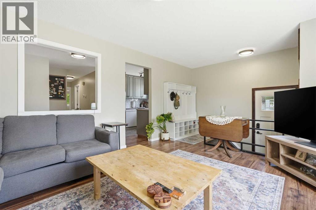 865 Queensland Drive SE - 9
