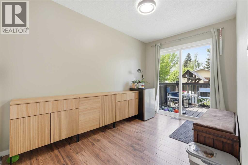 865 Queensland Drive SE - 21