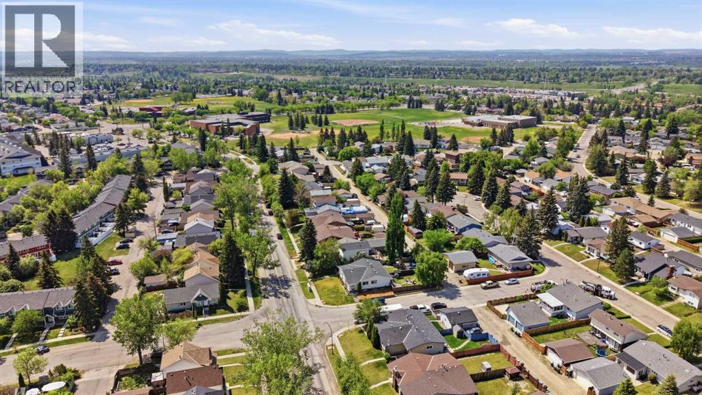 865 Queensland Drive SE - 47