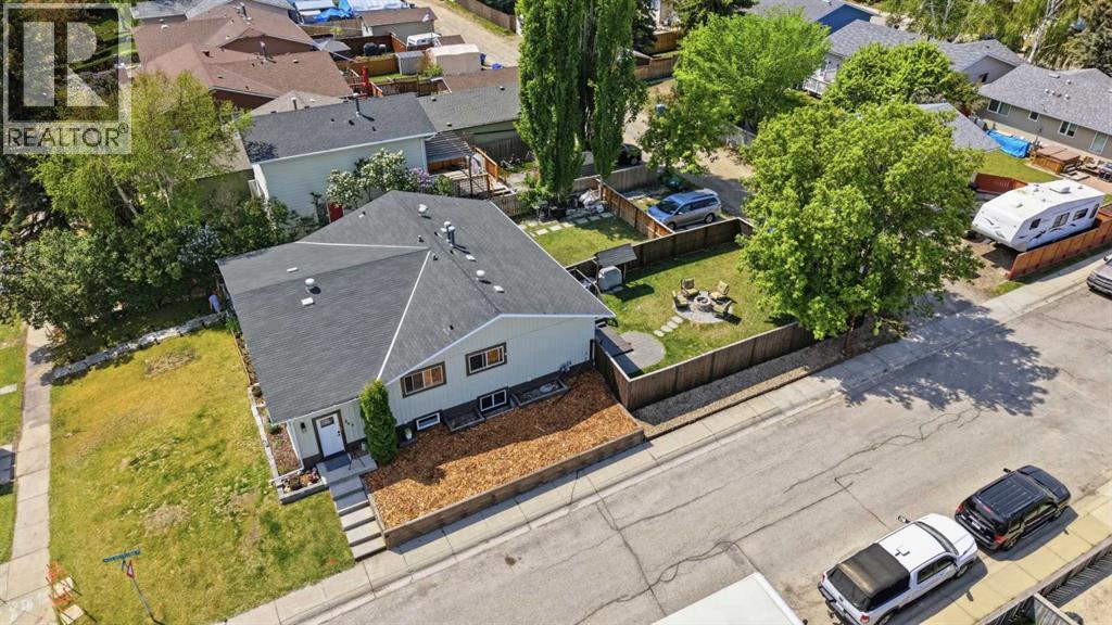 865 Queensland Drive SE - 44