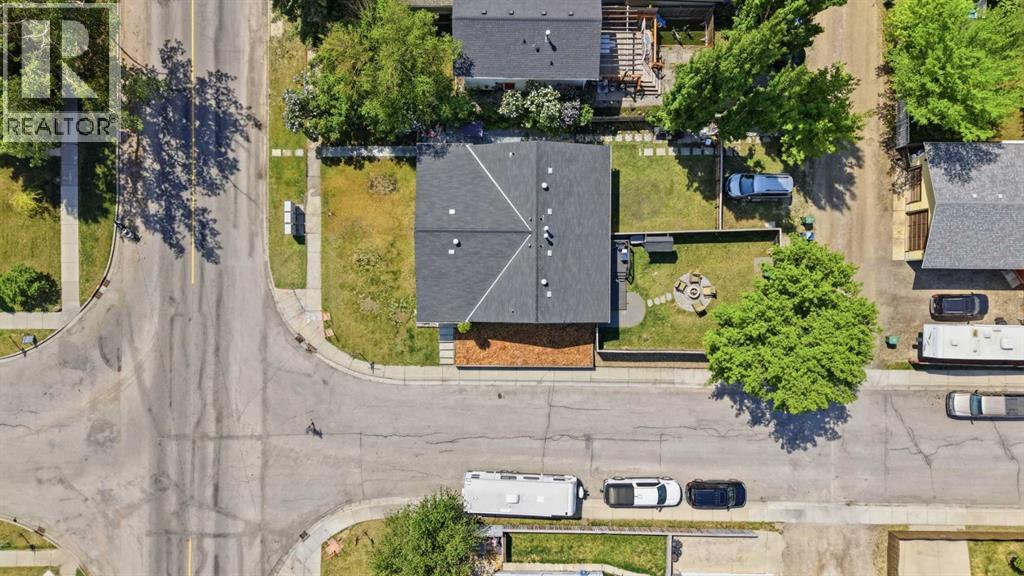 865 Queensland Drive SE - 45