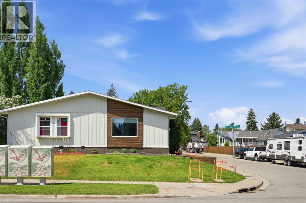865 Queensland Drive SE - 42
